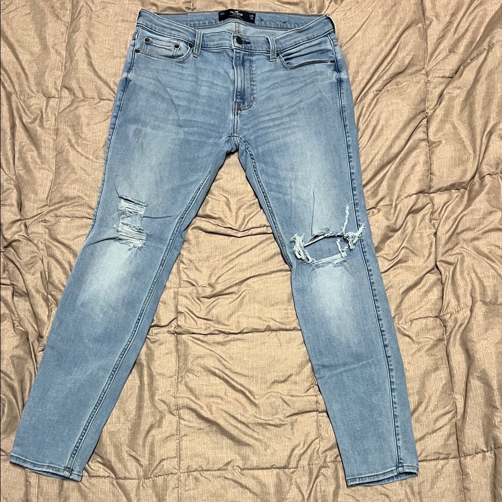 EUC Hollister Light Blue Distressed Super Skinny Jeans for Men 34 x 32